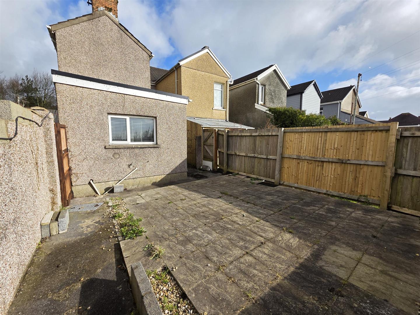 Llandafen Road, Llanelli, SA14 9BD